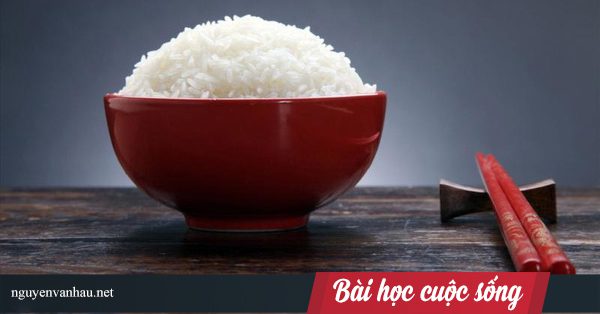 bi-mat-trong-bat-com-trang-va-cau-chuyen-am-tinh-nguoi-nguyenvanhau
